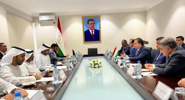 طاجيكستان والإمارات تناقشان التعاون في مجال الطيران المدني في دوشانبي