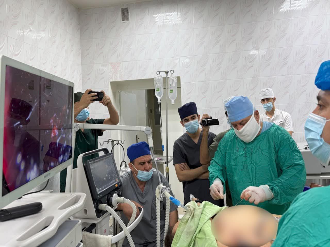 تم تطبيق طريقة إزالة الغدة الدرقية بالمنظار بنجاح في طاجيكستان