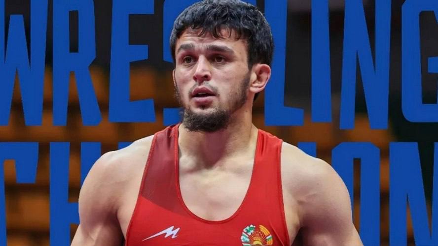 فاز ماغوميد إيفلويف بالميدالية الفضية في البطولة في بودابست