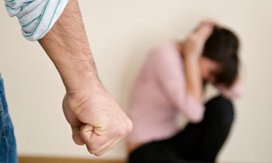 تم تسجيل أكثر من 48 ألف حالة عنف وتحرش ضد المرأة في أوزبكستان خلال الأشهر الستة الماضية.