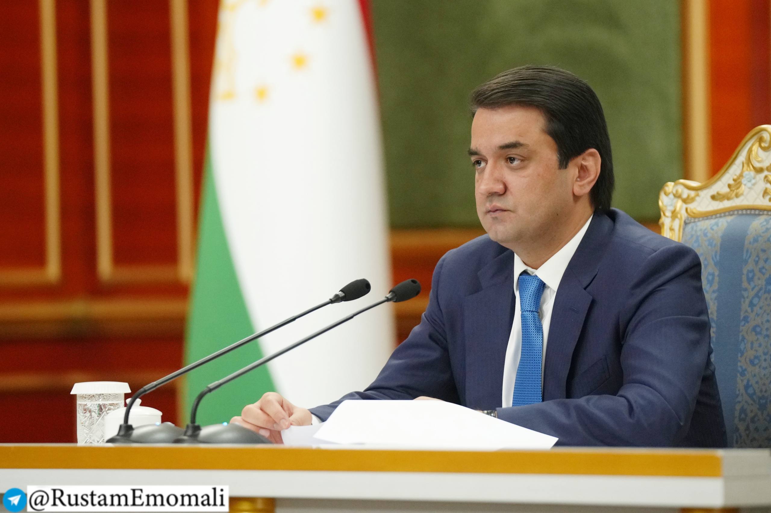 عقد رستمي إمام علي اجتماعًا مع أجهزة إنفاذ القانون في دوشانبي