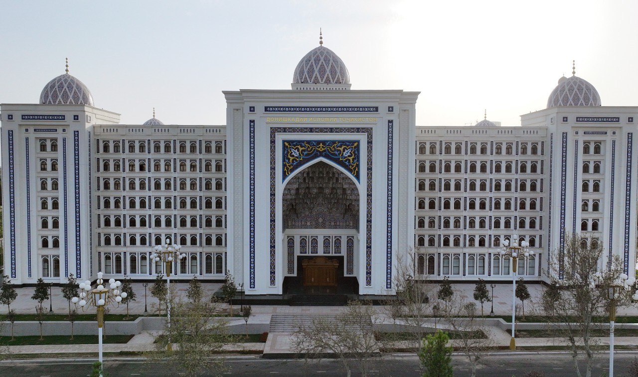 تم افتتاح معهد الإمام أبو حنيفة الإسلامي في دوشنبه.