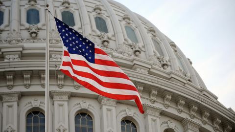 الولايات المتحدة ستفحص 55 مليون حامل تأشيرة بحثا عن انتهاكات للقانون.