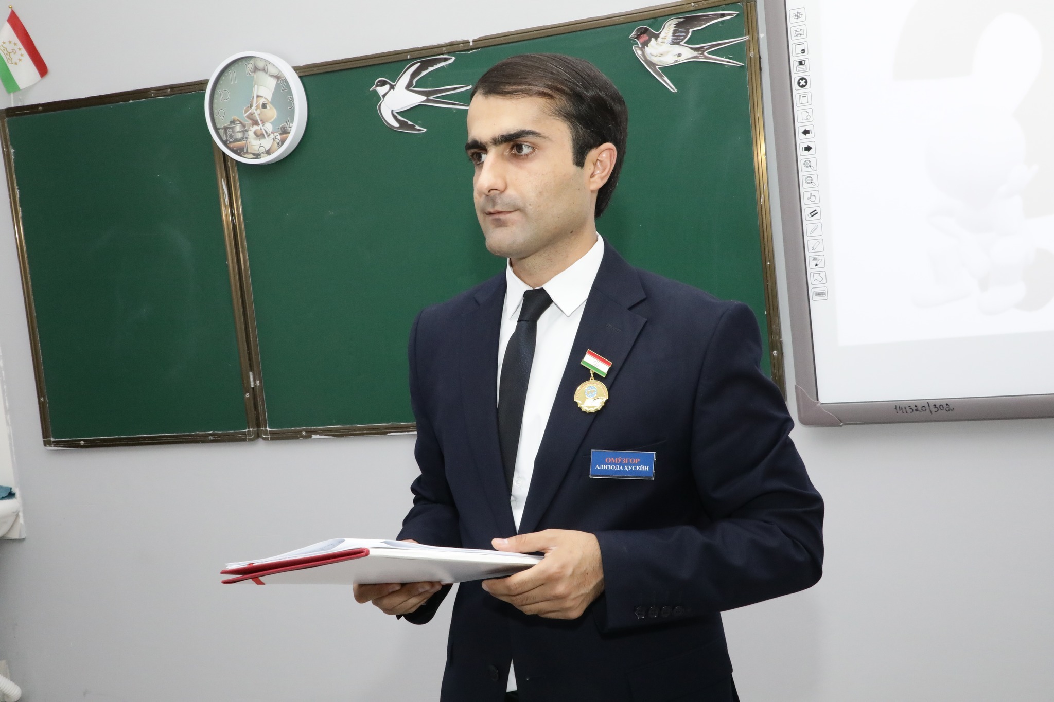 تم اختيار أفضل معلم لهذا العام في دوشانبي.