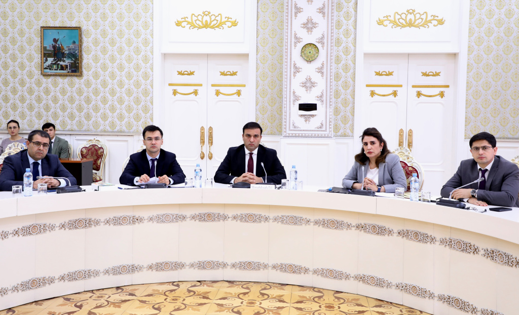 ناقش البنك الوطني الطاجيكي آفاق التعاون مع شركة الفردان للصرافة.