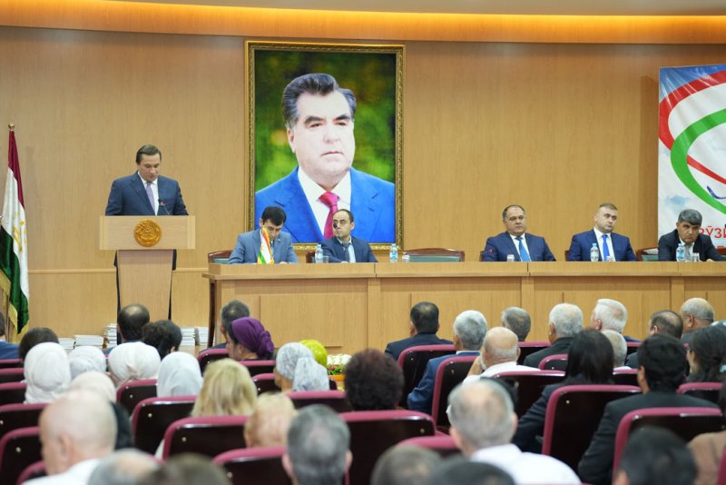 احتفالات بيوم الطيران المدني في طاجيكستان في دوشانبي