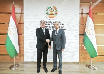 السفير الصيني يبحث تعزيز التعاون الثنائي مع وزير المالية الطاجيكي.