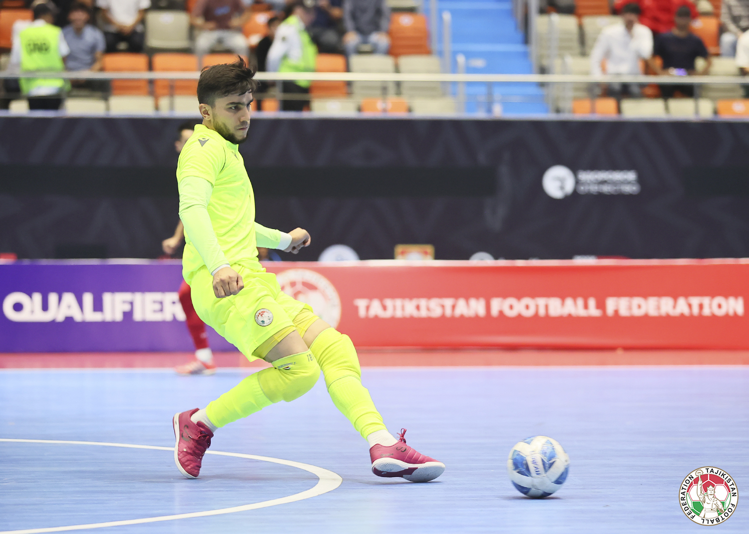 سيواجه المنتخب الوطني الطاجيكي لكرة الصالات نظيره الياباني في المباراة الحاسمة في تصفيات كأس آسيا 2026.