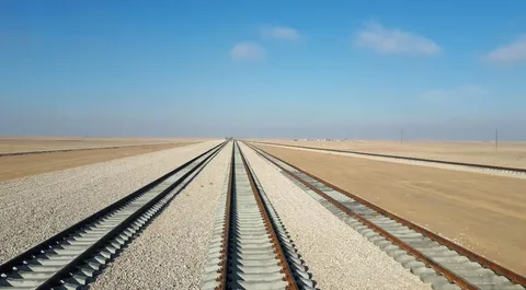 كازاخستان تبني خط سكة حديد في أفغانستان بحلول عام 2027