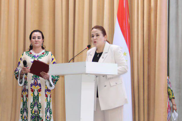 أعلنت في دوشانبي نتائج المسابقات الوطنية "أفضل الزوجين" و"الطفل فرحة للوالدين".