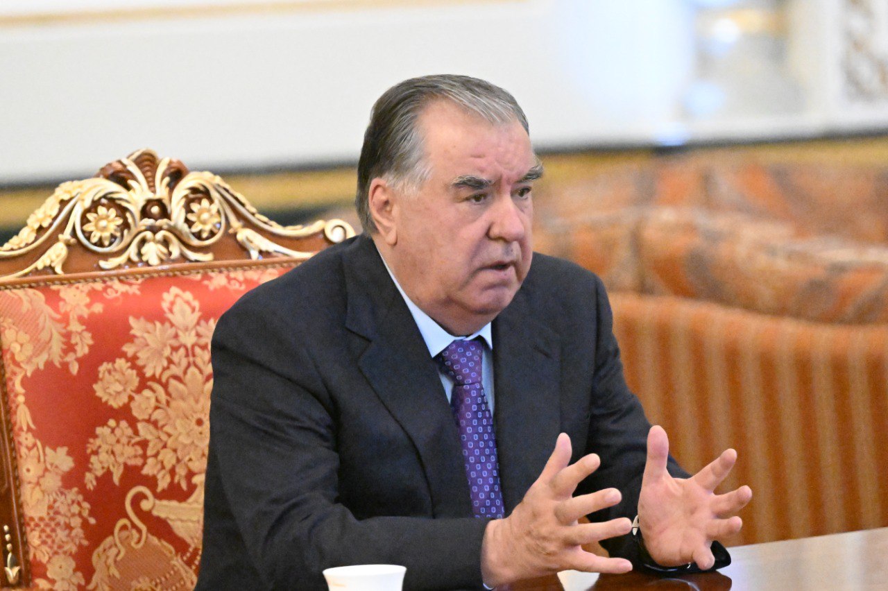 إمام علي رحمان يعقد اجتماعا حول مشاريع الزراعة والاستثمار