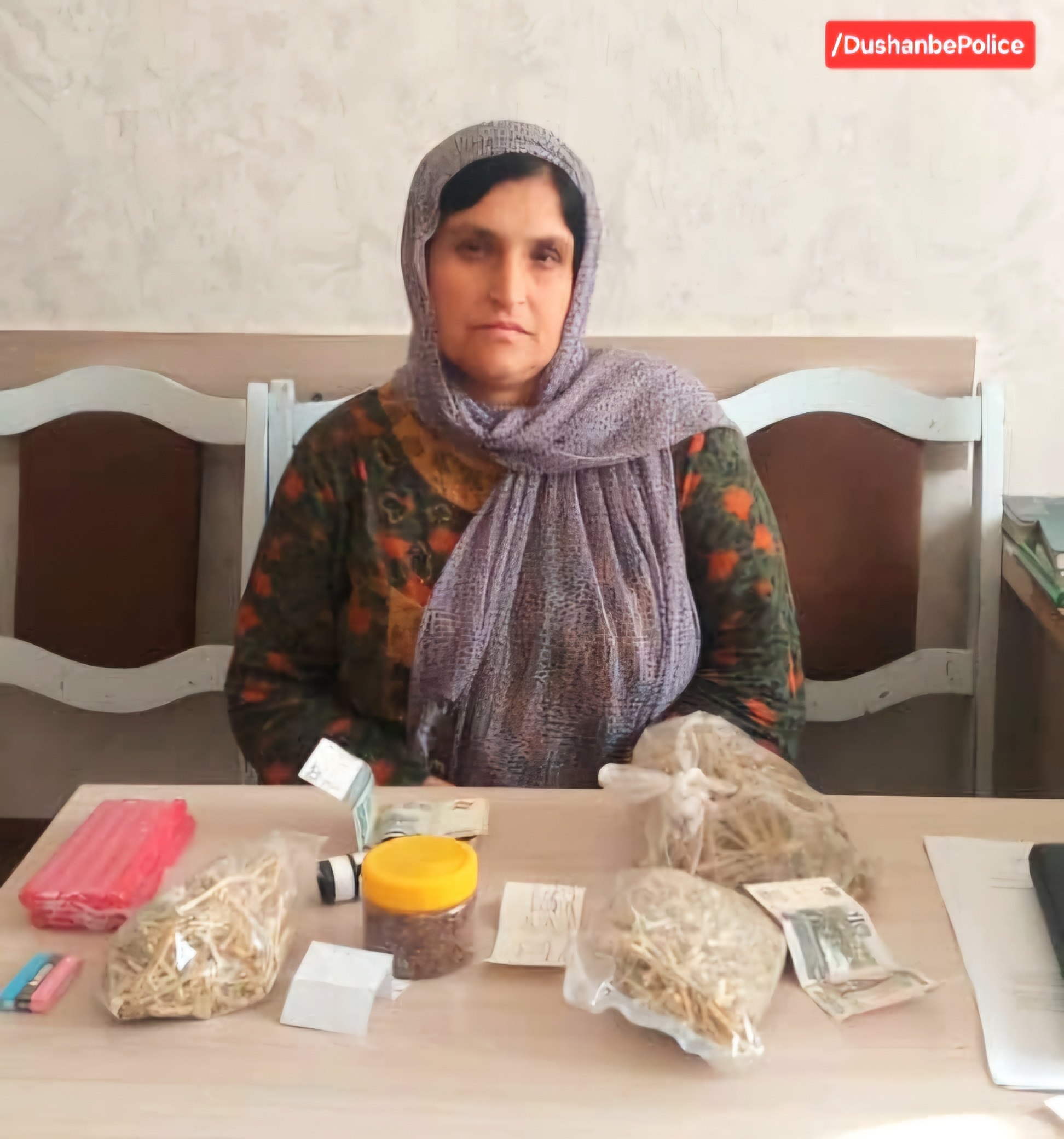تم تغريم امرأة في دوشانبي لممارستها قراءة الطالع والسحر.