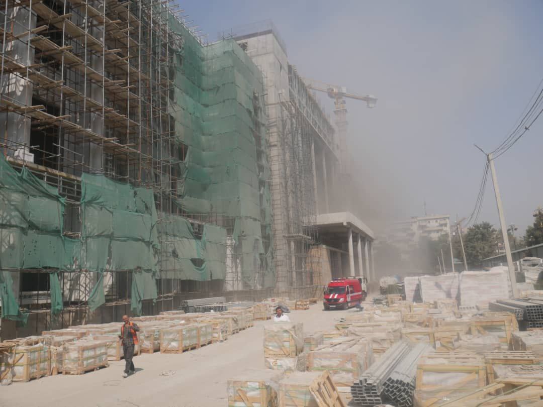 تم إخماد الحريق الذي اندلع في موقع بناء المسرح الوطني في طاجيكستان.