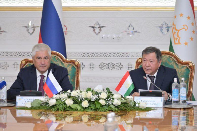 اعتقلت روسيا 400 مواطن طاجيكي مطلوب خلال الأشهر الثمانية الأولى من عام 2025.