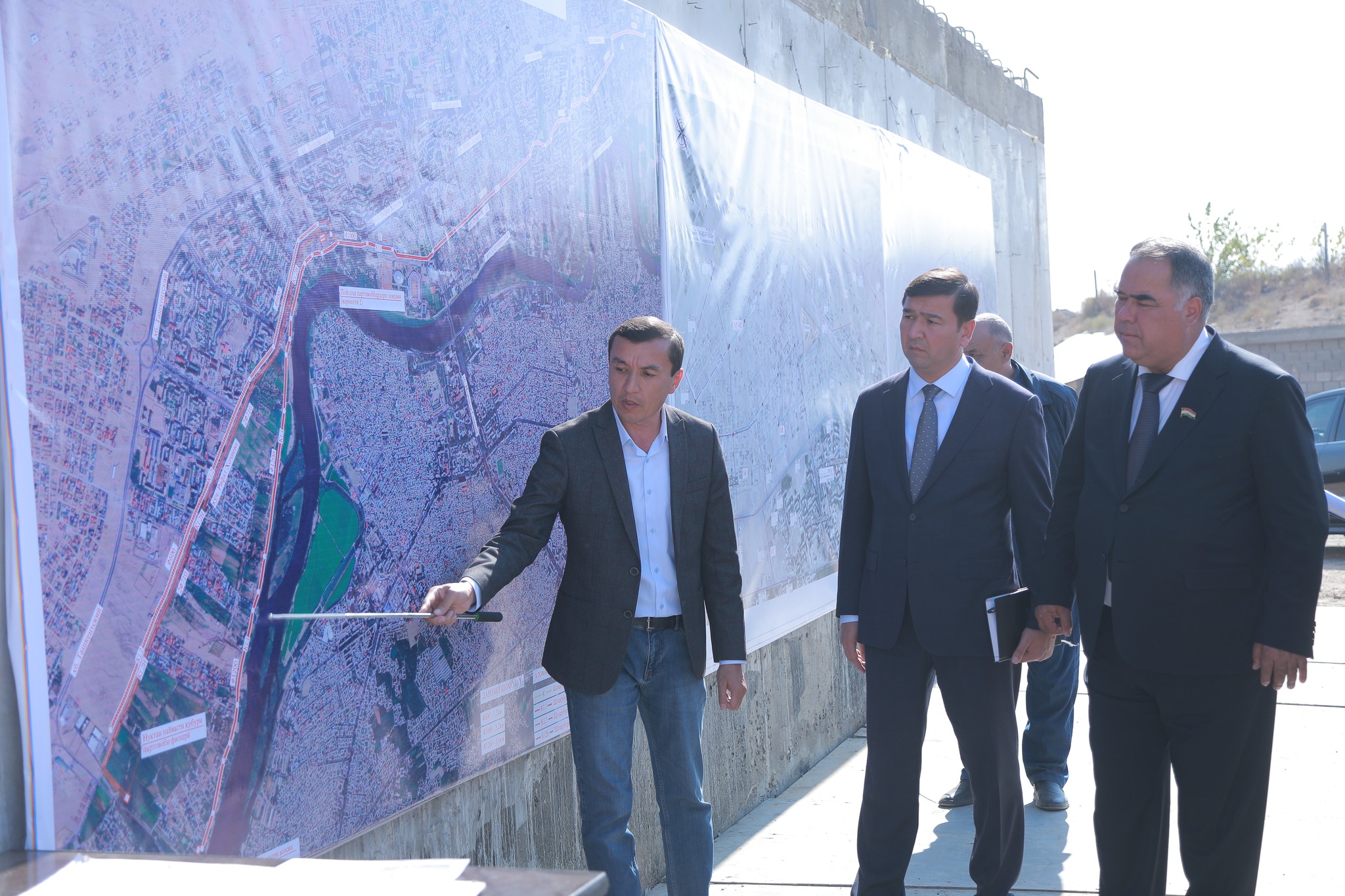 خوجاند تقوم بتحديث شبكات إمدادات المياه والصرف الصحي بمناسبة الذكرى الخامسة والثلاثين لاستقلال طاجيكستان.