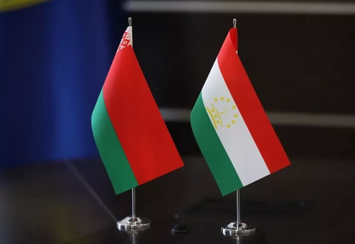 بيلاروسيا وطاجيكستان تناقشان التعاون في الصناعات الخفيفة والتكنولوجيا العالية والزراعة.