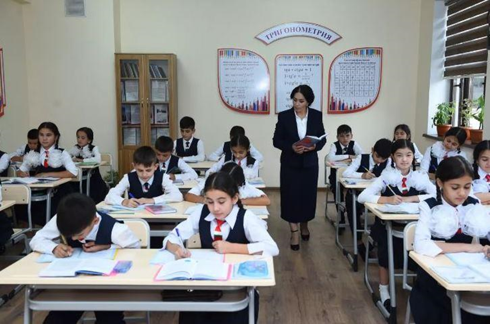 في بوختار، 78% من المعلمين هم من النساء الحاصلات على تعليم عالٍ.