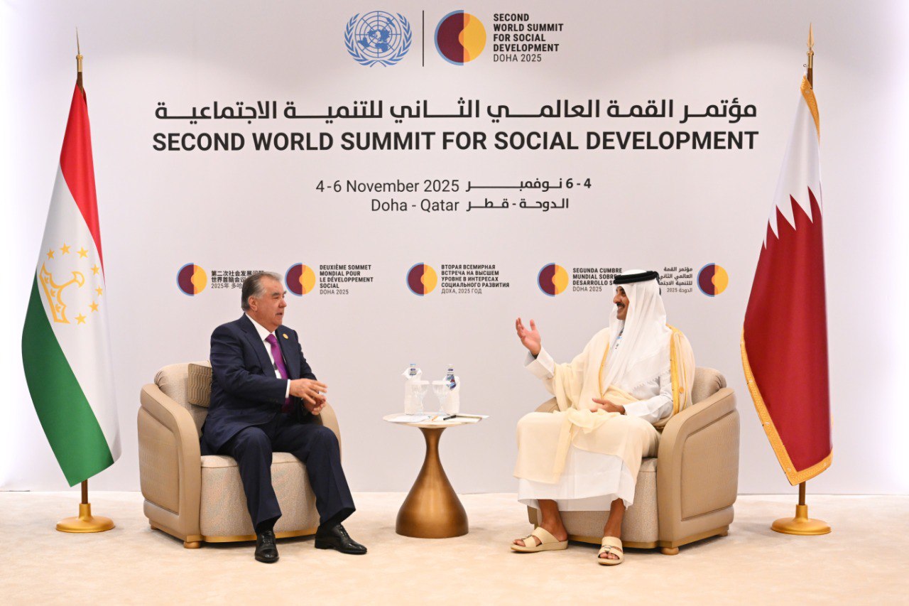 التقى إمام علي رحمون بأمير قطر تميم بن حمد آل ثاني في الدوحة