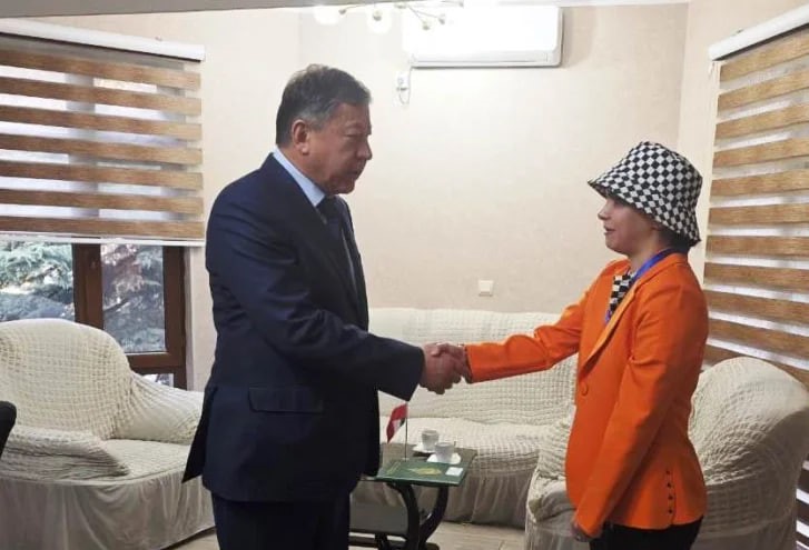 التقى رئيس وزارة الداخلية الطاجيكية مع الأمين العام للبطولة الدولية للشطرنج.