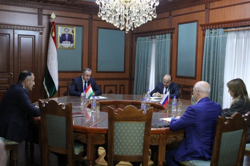 ناقشت طاجيكستان وروسيا إنشاء مشاريع صناعية مشتركة