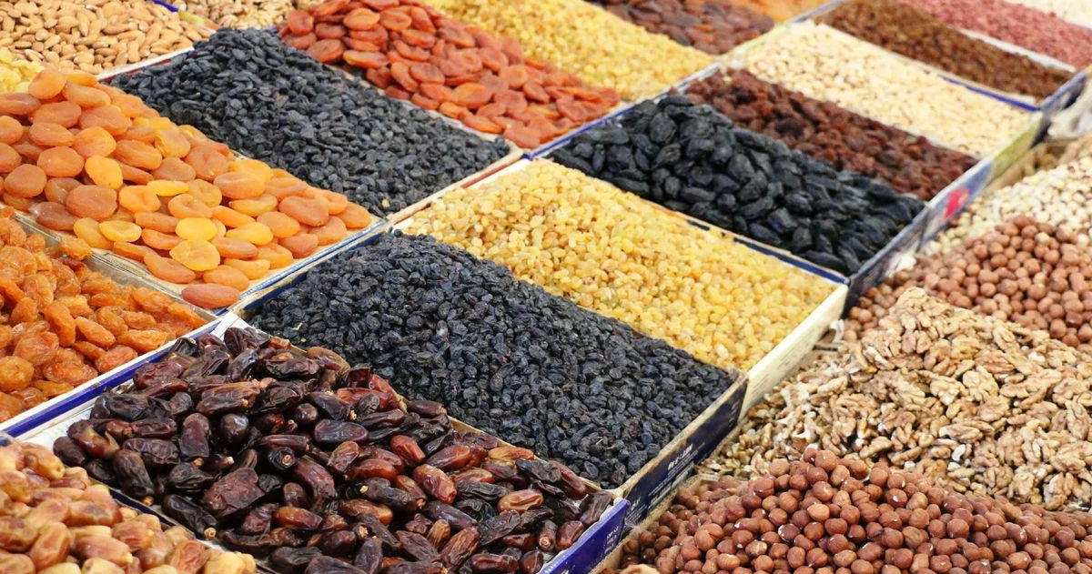 تم إلقاء القبض على أحد سكان إسفارا بتهمة الاحتيال المتعلق بالفواكه المجففة بقيمة 114700 دولار.