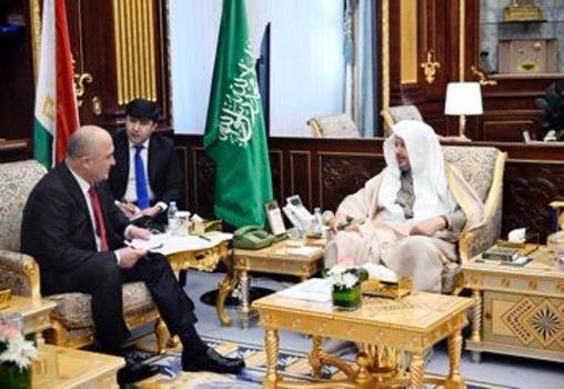 ناقش رئيسا برلماني طاجيكستان والمملكة العربية السعودية تطوير التعاون البرلماني بين البلدين.