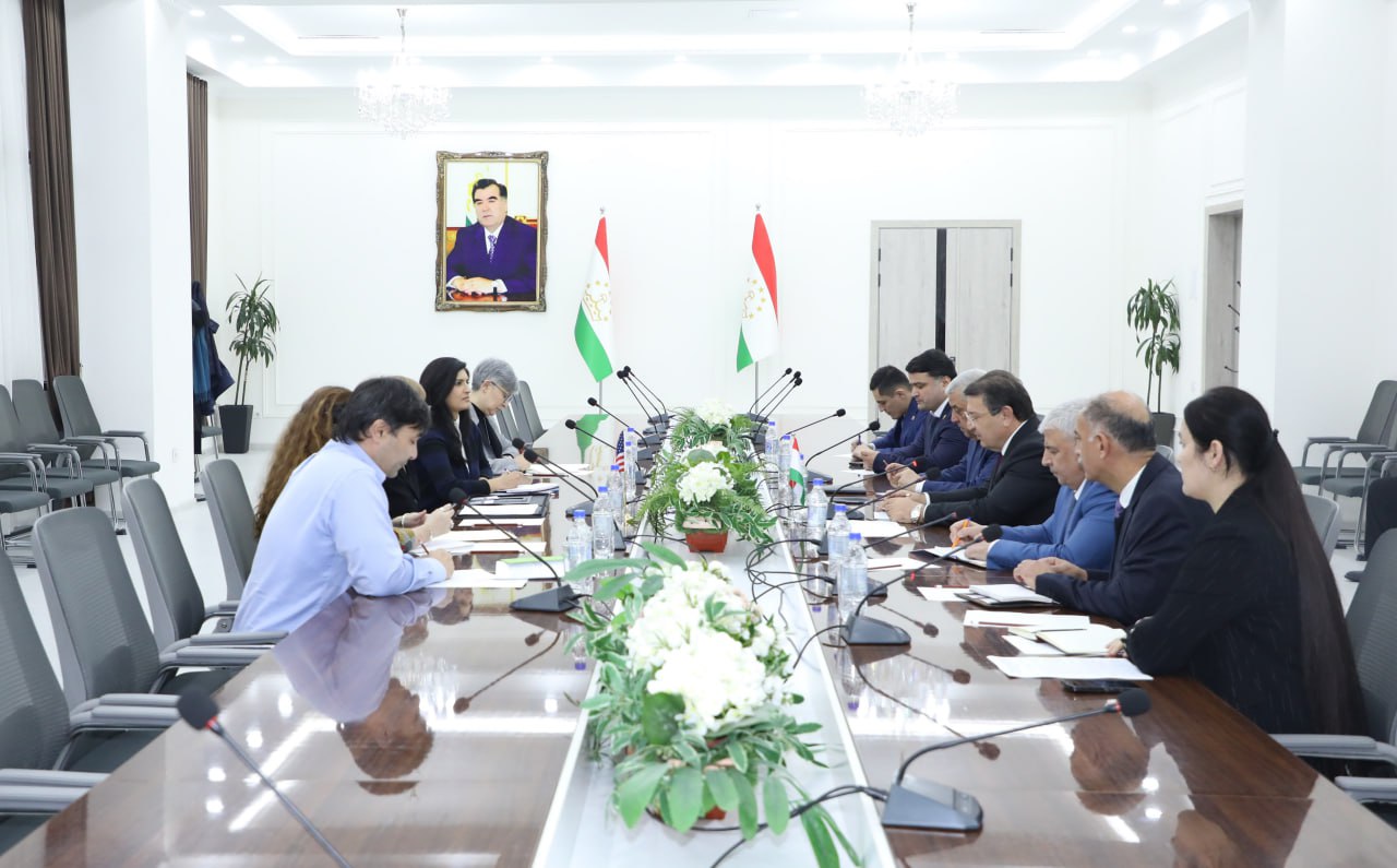 ناقشت طاجيكستان والولايات المتحدة توسيع التعاون في مجال الرعاية الصحية.