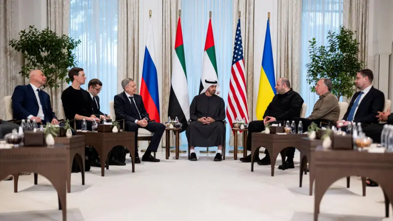 اختتمت في أبو ظبي محادثات ثلاثية استمرت يومين بين روسيا وأوكرانيا والولايات المتحدة، حيث أشارت الأطراف إلى وجود روح بناءة واستعداد لجولة جديدة.