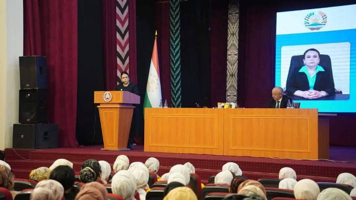ناقش منتدى للنساء والفتيات في مقاطعة يافان وضع المرأة في ضوء خطاب الرئيس