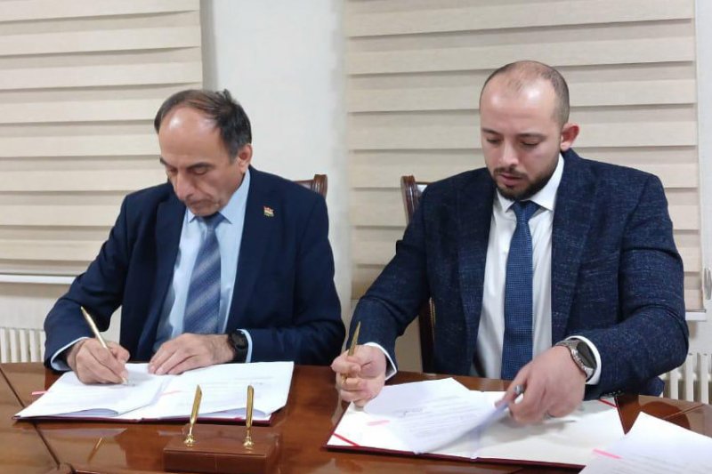 سيتم إعادة بناء الطريق السريع بين أيني وغورنايا ماتشا وفقًا للمعايير الدولية.