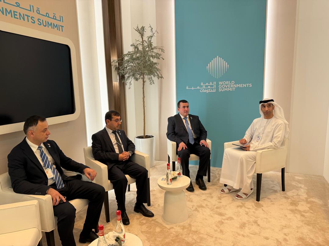 ناقشت طاجيكستان والإمارات العربية المتحدة تطوير التجارة والتعاون الاقتصادي.