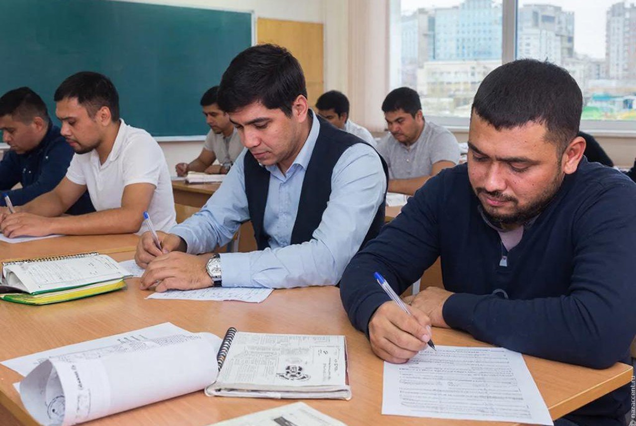 أكثر من 35% من المهاجرين في روسيا فشلوا في امتحان اللغة في محاولتهم الأولى.
