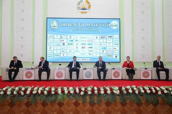 ستقوم جامعة كولياب الحكومية بتقديم مدفوعات لأعضاء هيئة التدريس مقابل الدفاع عن أطروحات الدكتوراه.