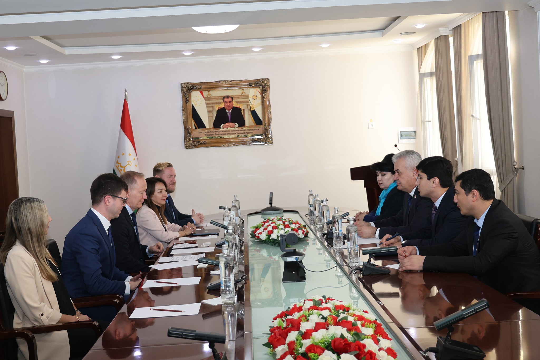 سيشارك 1000 طالب و200 معلم في مشروع تجريبي لمنصة رقمية في طاجيكستان.