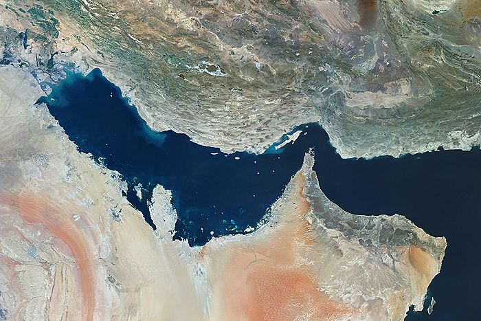 أعلنت إيران إغلاق مضيق هرمز.