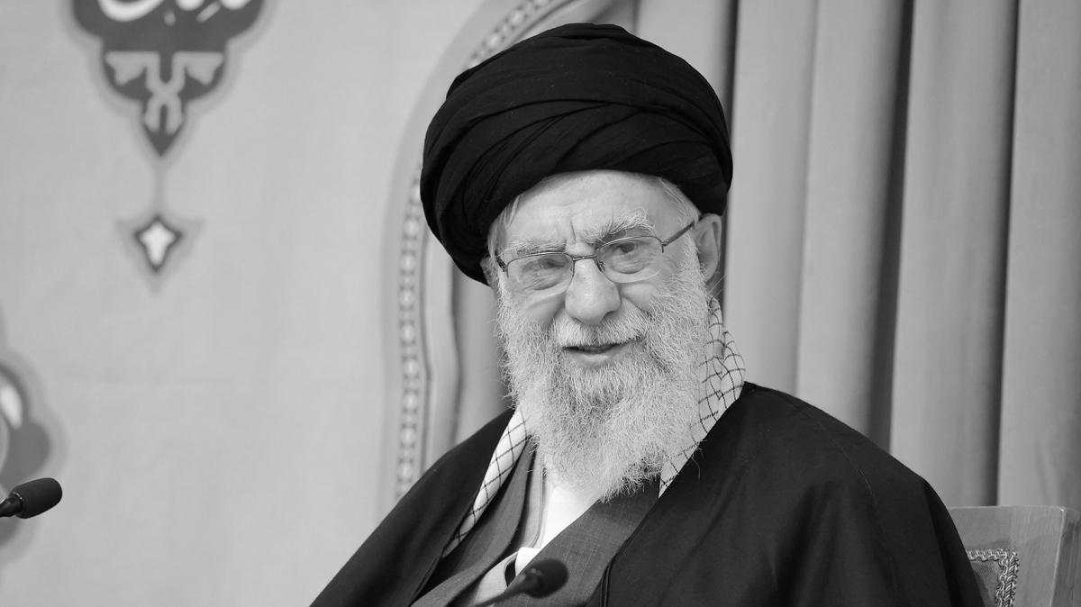 توفي المرشد الأعلى الإيراني خامنئي.