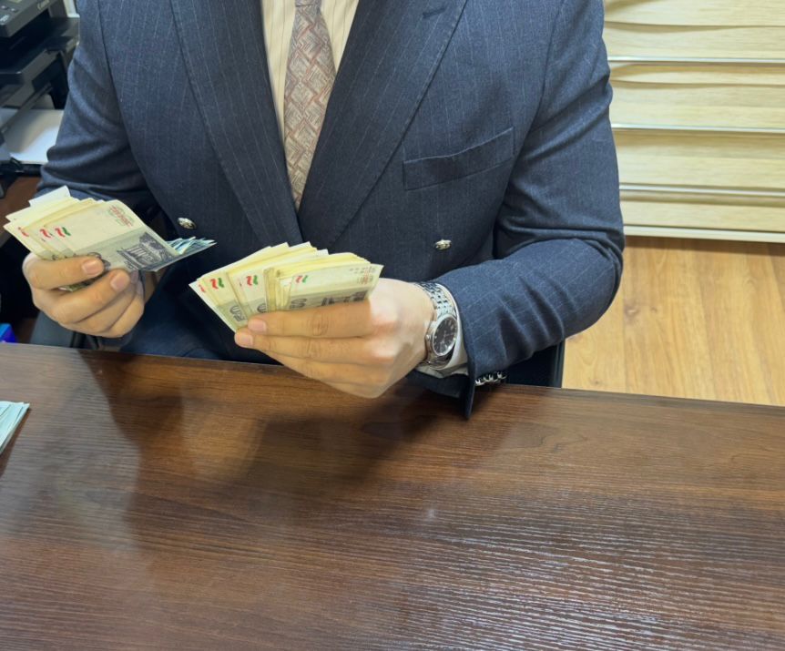 اتُهم موظف في إدارة الأراضي الحكومية في دوشانبي بالرشوة.