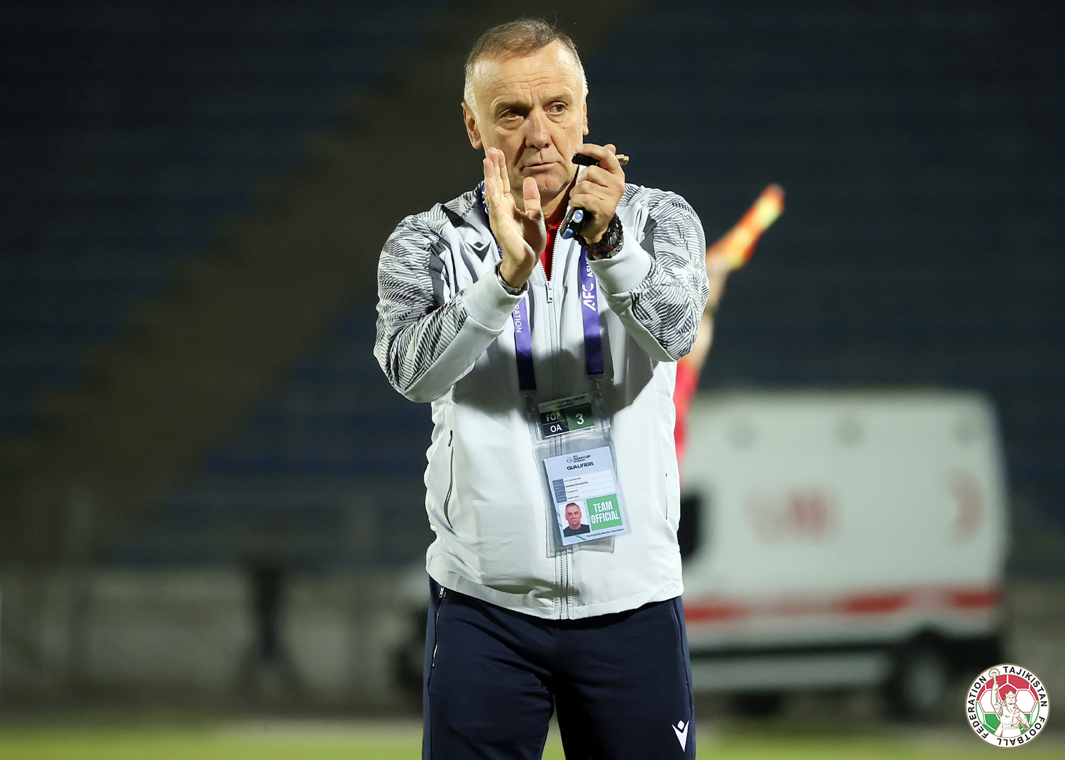 غادر غوران ستيفانوفيتش منصبه بعد تأهل الفريق لكأس آسيا.