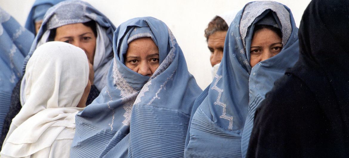 اليونيسف: القيود المفروضة على النساء قد تفاقم أزمة نقص الموظفين في أفغانستان