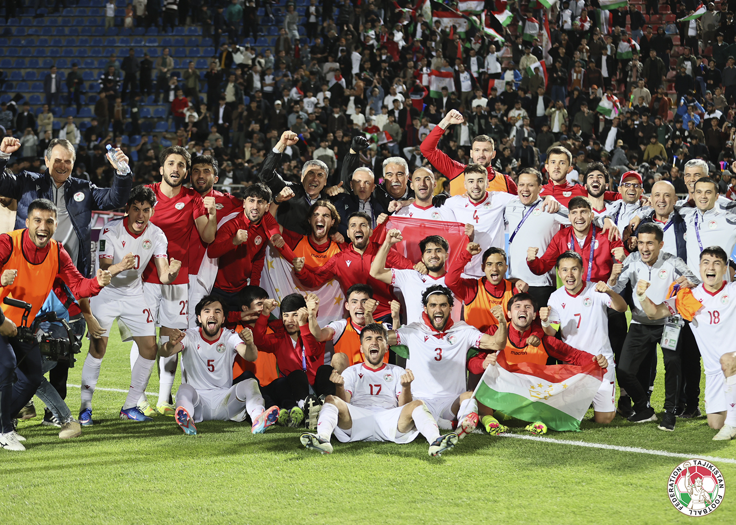 تأهل المنتخب الوطني الطاجيكي إلى نهائيات كأس آسيا.
