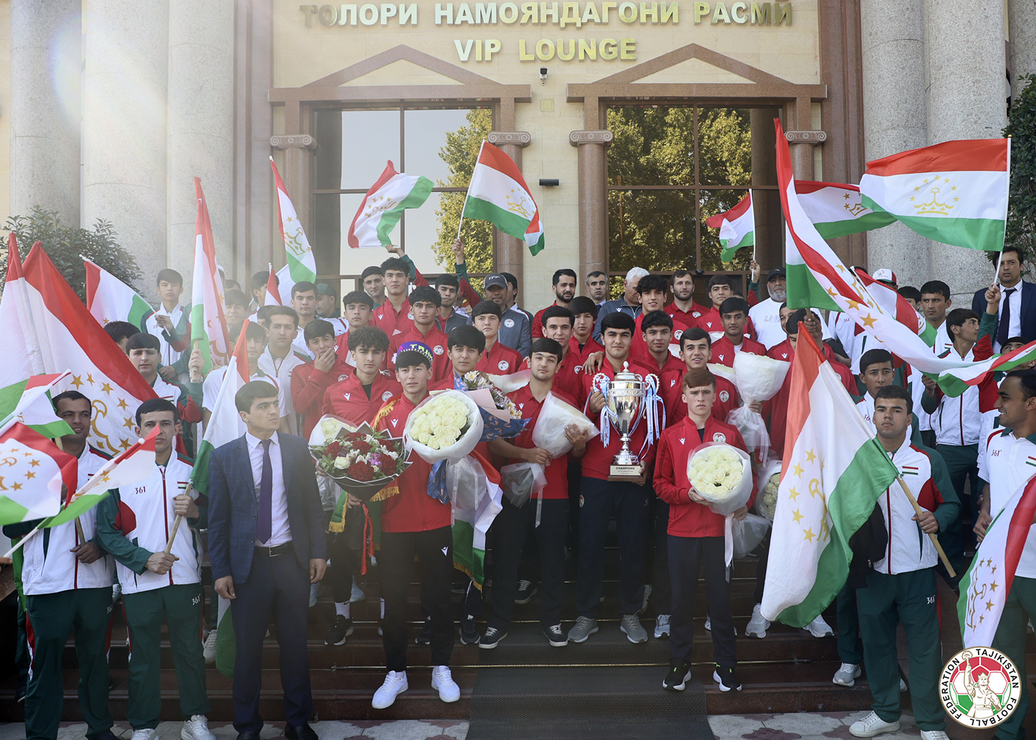 أبطال كأس آسيا الوسطى 2026 يعودون إلى ديارهم: فريق تحت 16 عامًا يحظى باستقبال حافل في دوشنبه