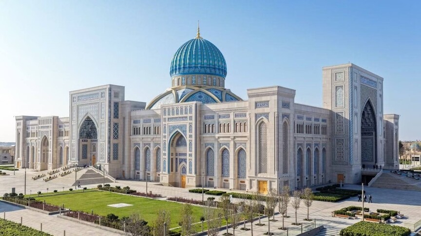 تم إنشاء مدرسة للخط العربي في مركز الحضارة الإسلامية في أوزبكستان.
