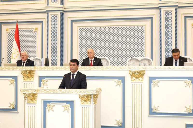 صادق برلمان طاجيكستان على عدد من الوثائق