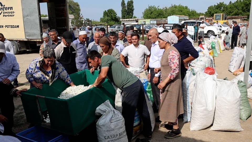 بدأ استقبال الحرير في كانيبادام