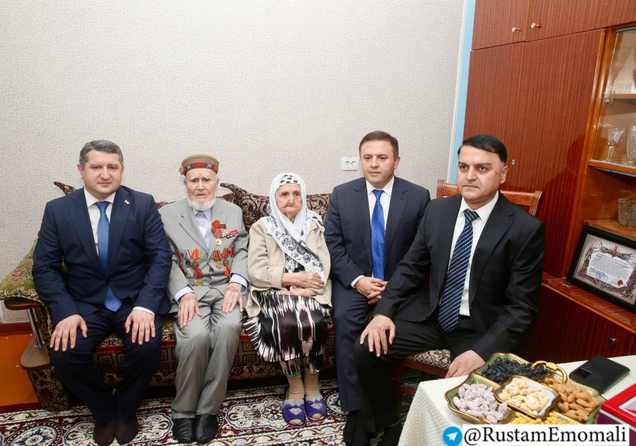 حصل المحارب القديم الوحيد في الحرب العالمية الثانية في دوشانبي على 87500 سوموني.