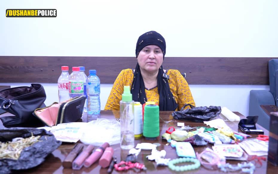 تم تغريم امرأة في دوشانبي بتهمة التنجيم وممارسة السحر.