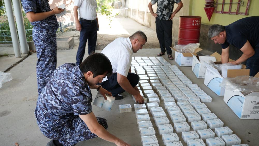 تم ضبط ألفي علبة سجائر بدون طوابع ضريبية من التداول غير القانوني في دوشانبي.