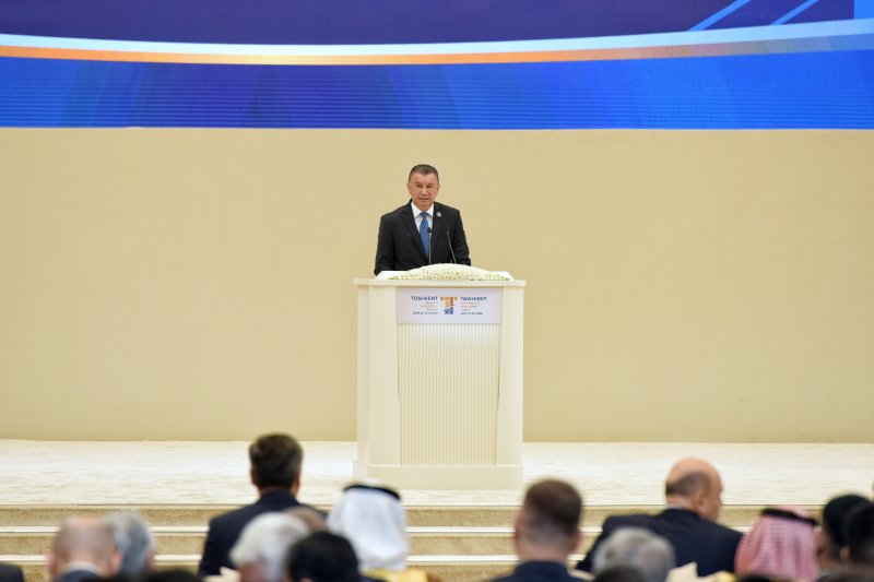 عرض رئيس وزراء طاجيكستان الإمكانات الاستثمارية للبلاد في منتدى في طشقند.