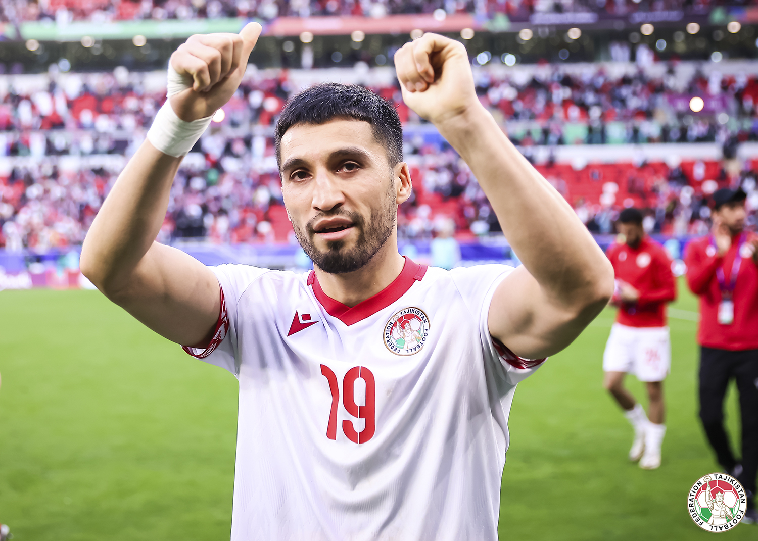 يستعد قائد المنتخب الوطني الطاجيكي، أختام نزاروف، لمباراته التاريخية رقم 100.