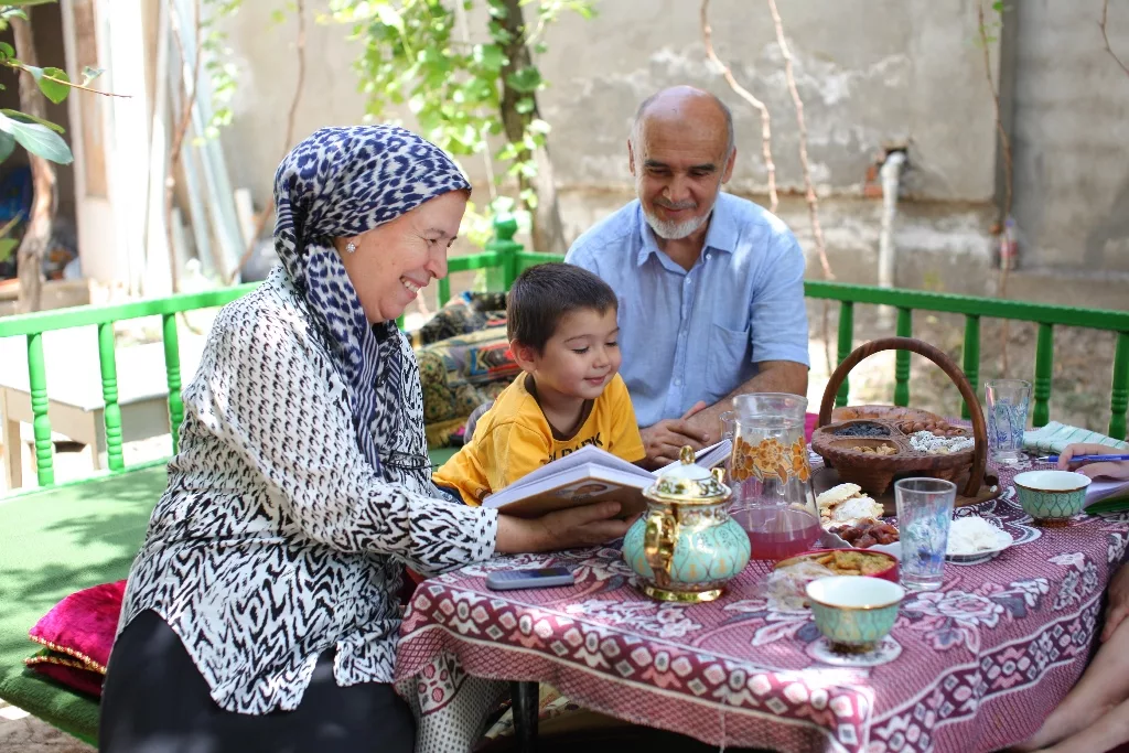 أشارت الأمم المتحدة إلى الدور المحوري للوالدين في تنمية الأطفال والمجتمع.